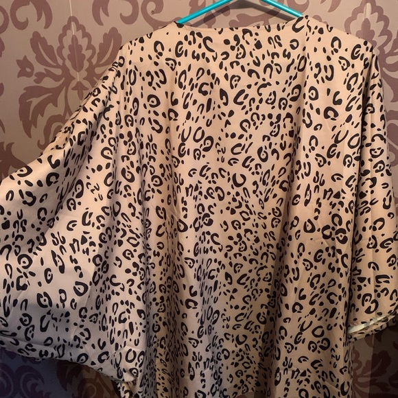 Brand new, never worn Shien batwing open ponch. - Picture 1 of 2